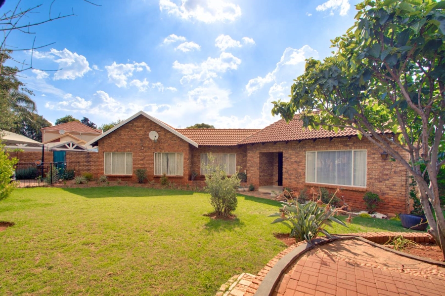 4 Bedroom Property for Sale in Fairland Gauteng