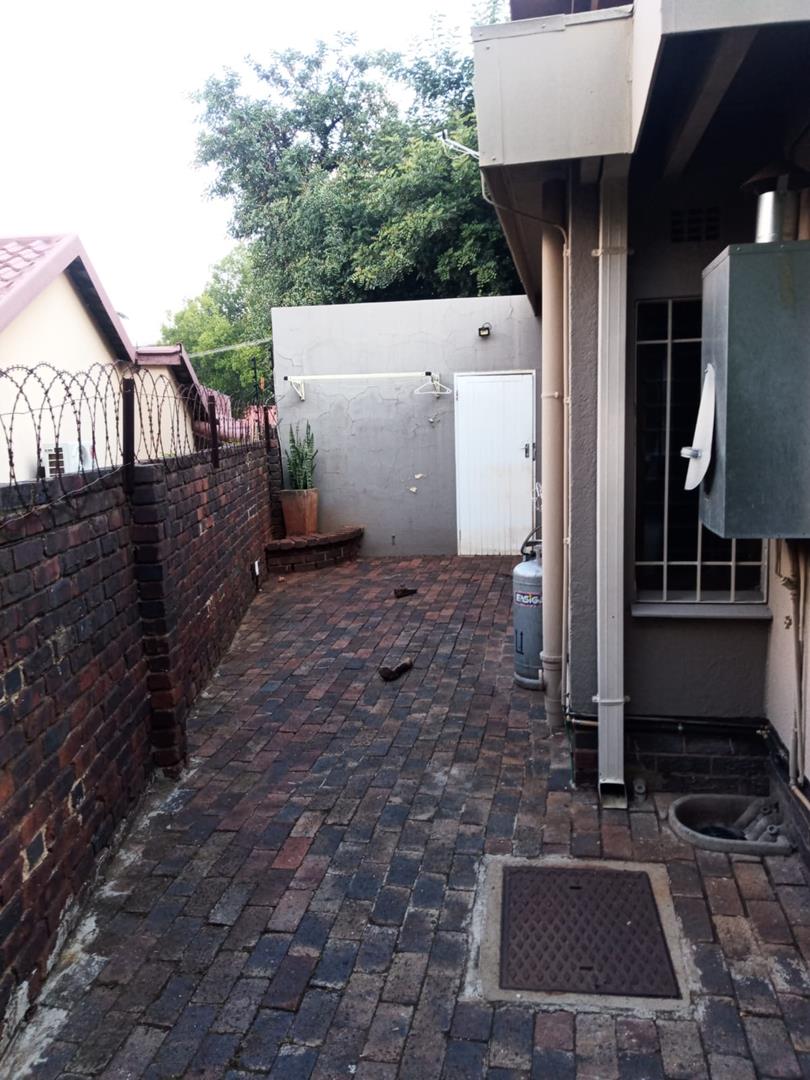 To Let 2 Bedroom Property for Rent in Robin Hills Gauteng