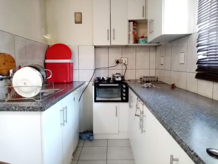 To Let 1 Bedroom Property for Rent in Windsor West Gauteng