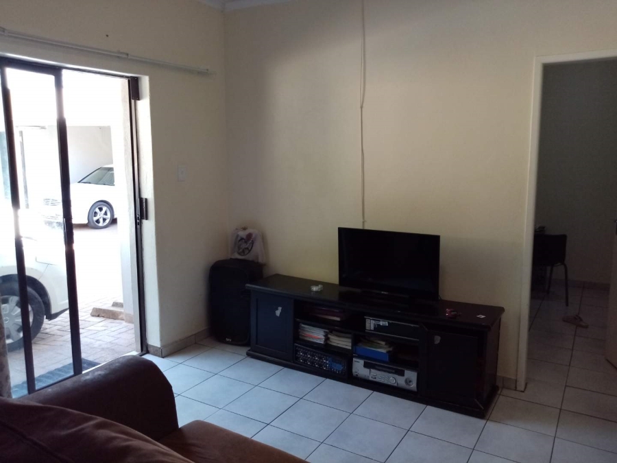 To Let 1 Bedroom Property for Rent in Windsor West Gauteng