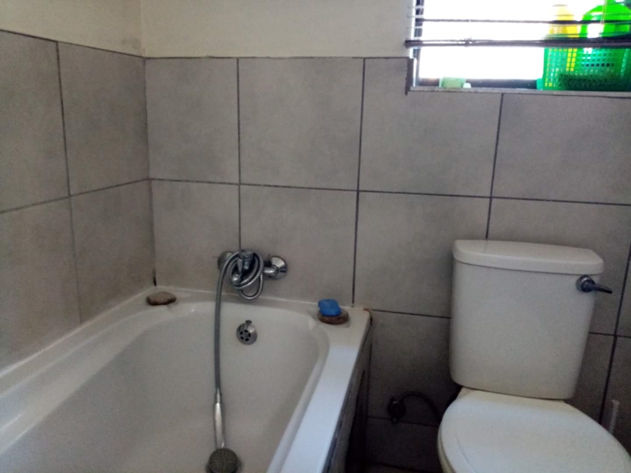 To Let 1 Bedroom Property for Rent in Windsor West Gauteng