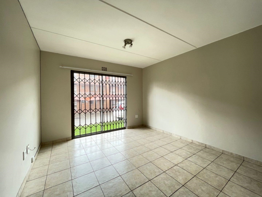 To Let 2 Bedroom Property for Rent in Edenvale Gauteng