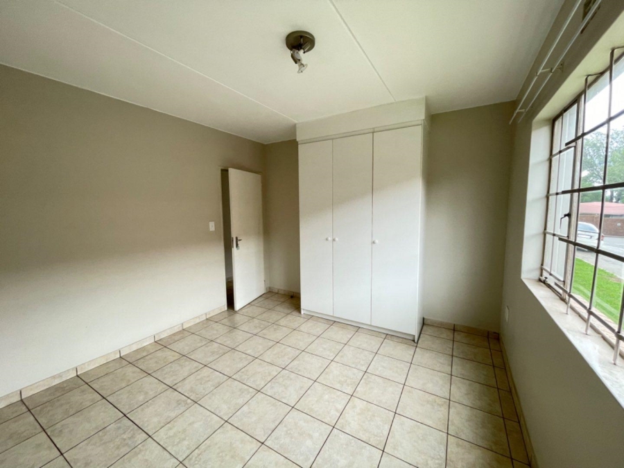 To Let 2 Bedroom Property for Rent in Edenvale Gauteng