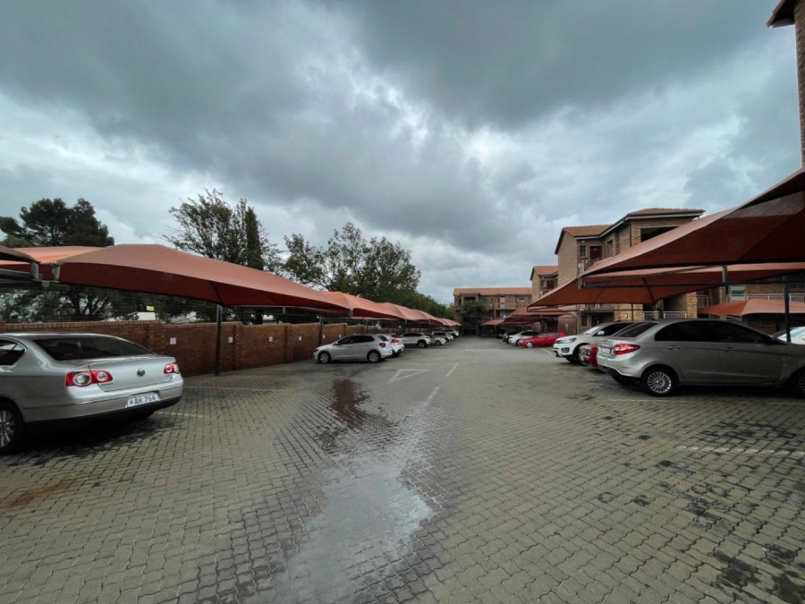 To Let 2 Bedroom Property for Rent in Edenvale Gauteng