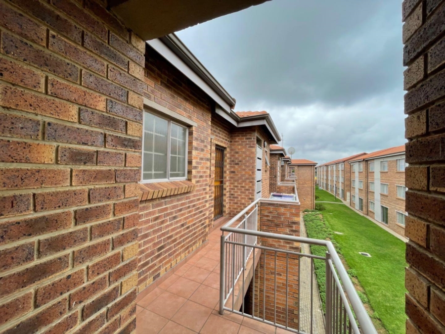 To Let 2 Bedroom Property for Rent in Edenvale Gauteng