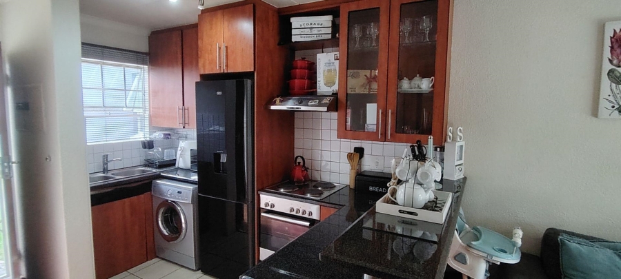 1 Bedroom Property for Sale in Linmeyer Gauteng