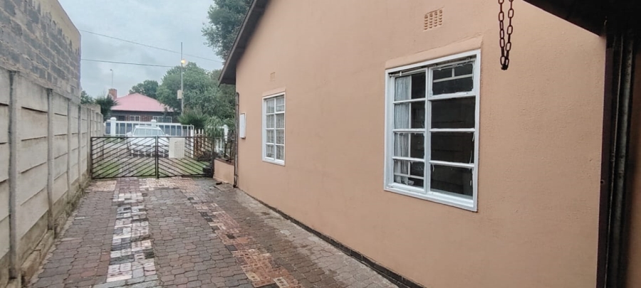 3 Bedroom Property for Sale in Unigray Gauteng