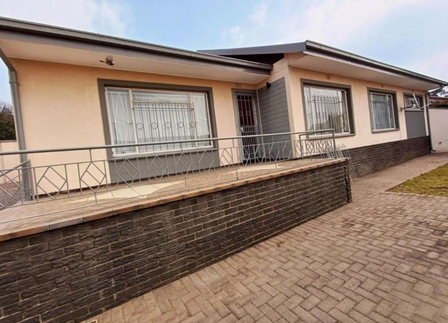 4 Bedroom Property for Sale in South Crest Gauteng