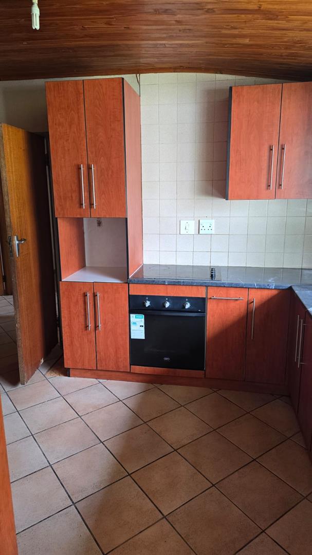 To Let 2 Bedroom Property for Rent in Laezonia Gauteng