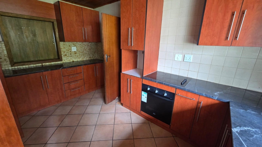 To Let 2 Bedroom Property for Rent in Laezonia Gauteng