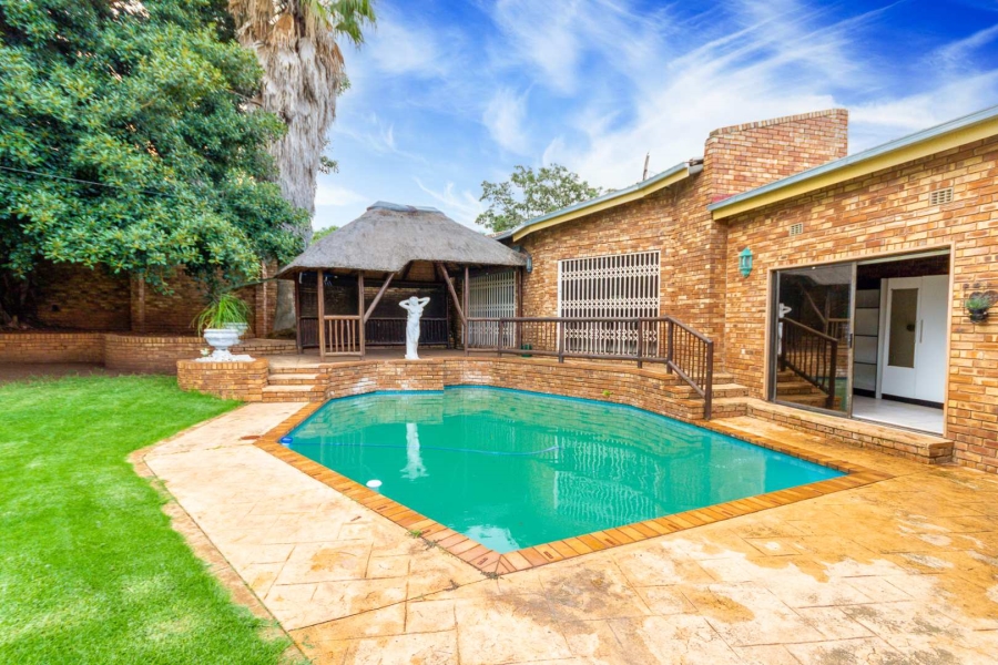 3 Bedroom Property for Sale in Rangeview Gauteng