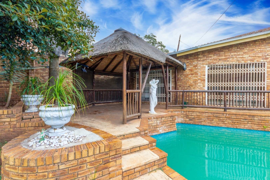 3 Bedroom Property for Sale in Rangeview Gauteng