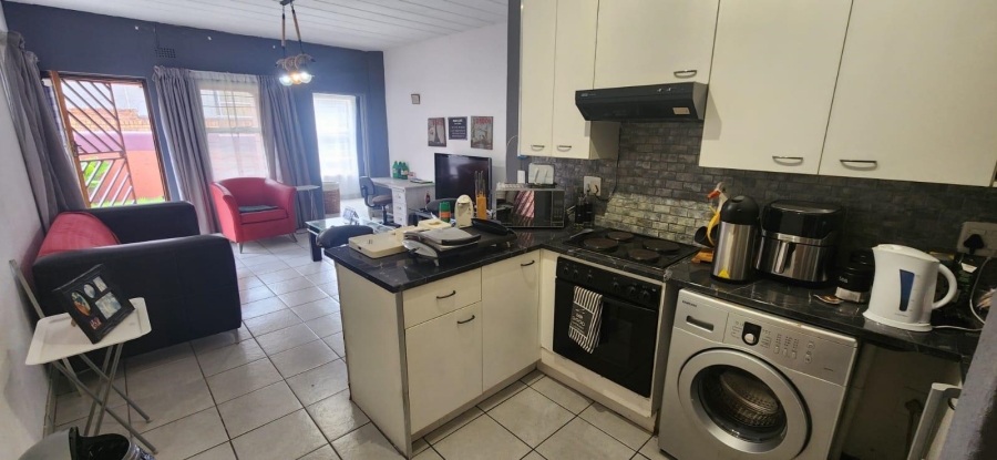 To Let 2 Bedroom Property for Rent in New Redruth Gauteng