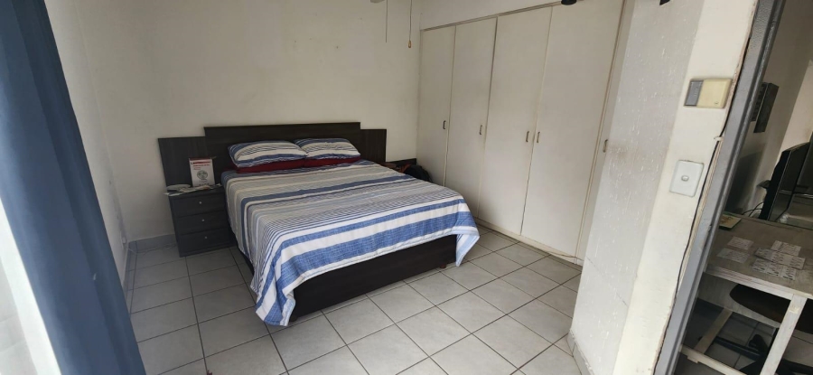 To Let 2 Bedroom Property for Rent in New Redruth Gauteng