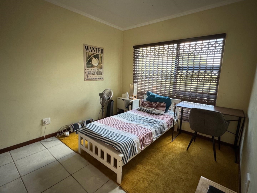 To Let 3 Bedroom Property for Rent in Glenvista Gauteng