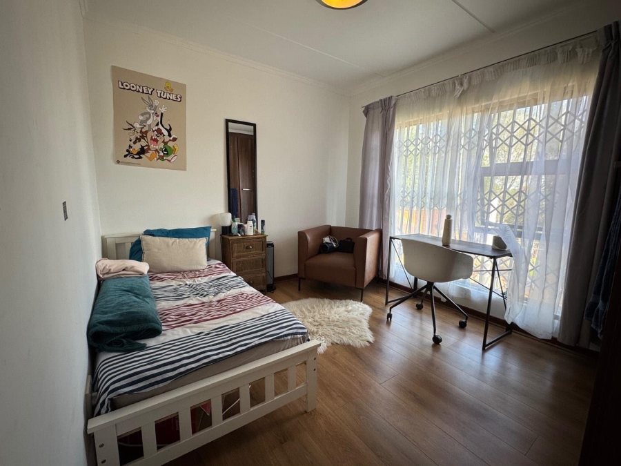 To Let 3 Bedroom Property for Rent in Glenvista Gauteng