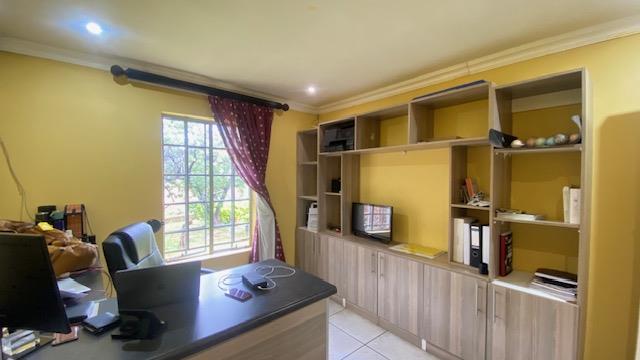 4 Bedroom Property for Sale in Garsfontein Gauteng