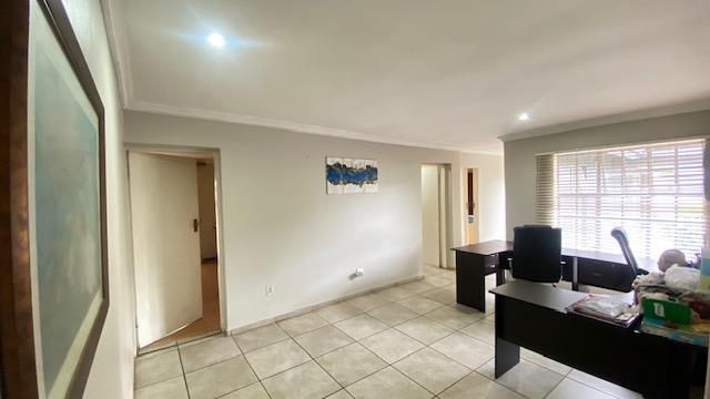 4 Bedroom Property for Sale in Garsfontein Gauteng