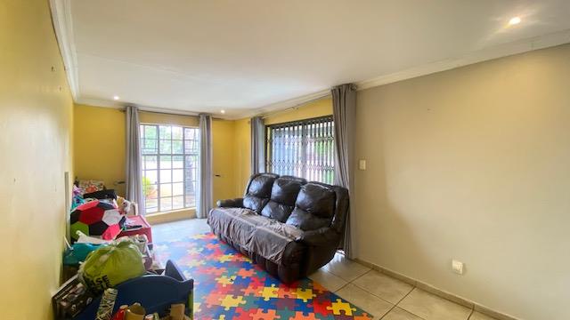 4 Bedroom Property for Sale in Garsfontein Gauteng