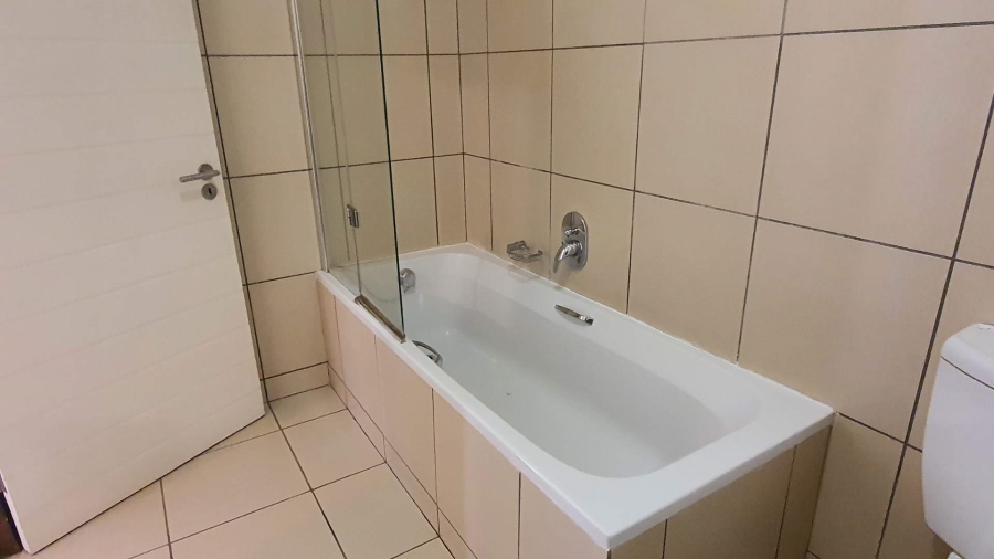 1 Bedroom Property for Sale in Jackal Creek Golf Estate Gauteng