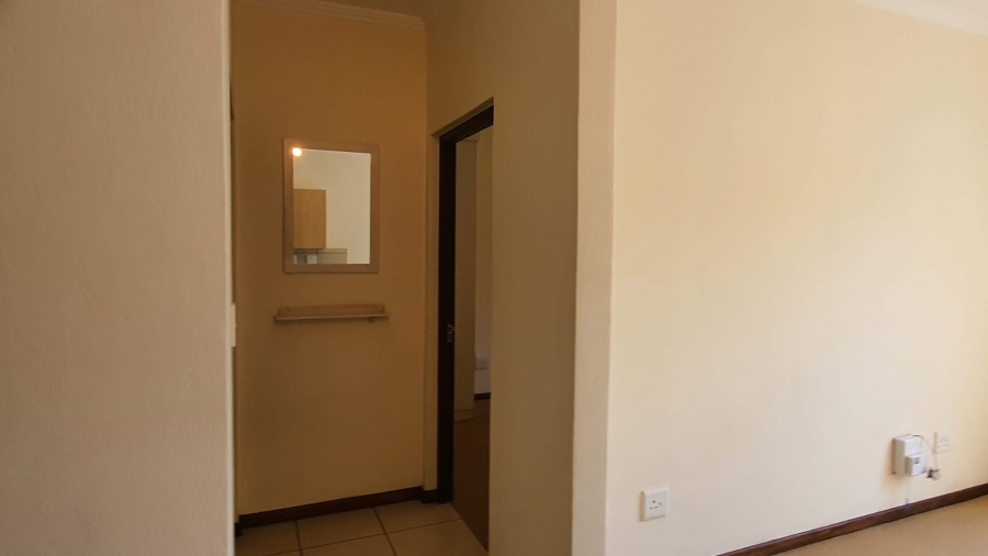 1 Bedroom Property for Sale in Jackal Creek Golf Estate Gauteng