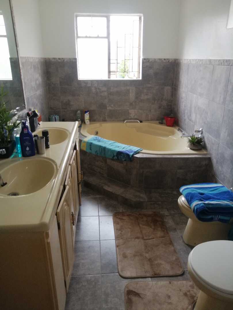 4 Bedroom Property for Sale in Esther Park Gauteng