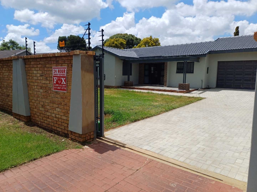 4 Bedroom Property for Sale in Brackenhurst Gauteng