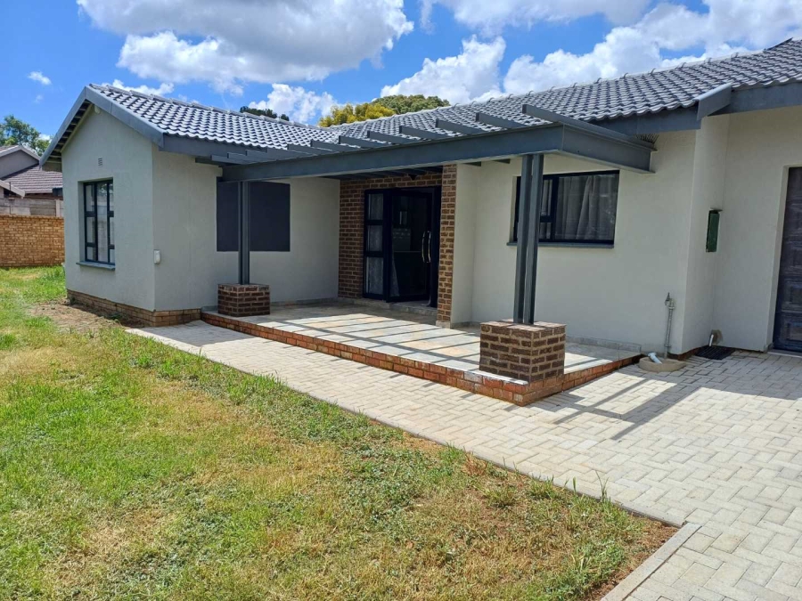 4 Bedroom Property for Sale in Brackenhurst Gauteng