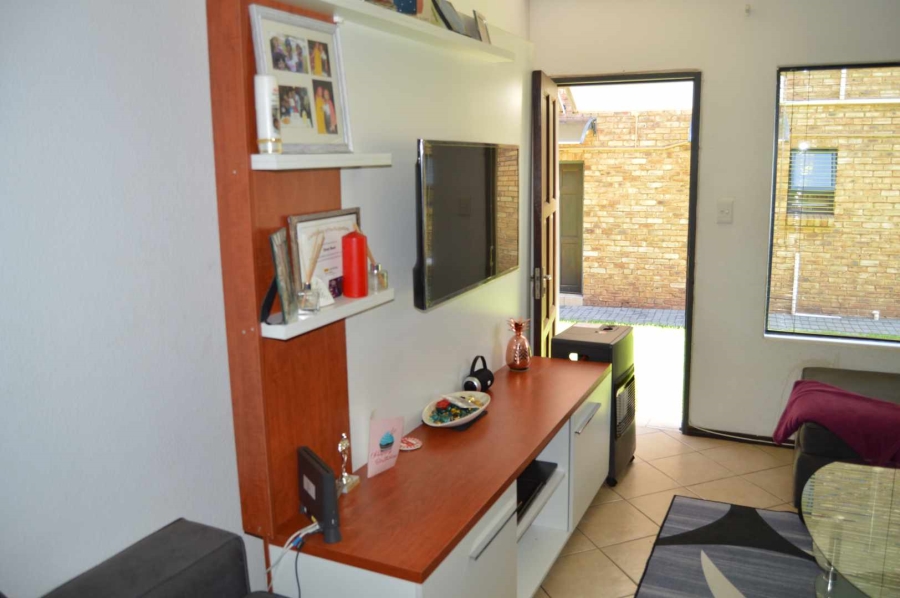 3 Bedroom Property for Sale in Alrode Gauteng