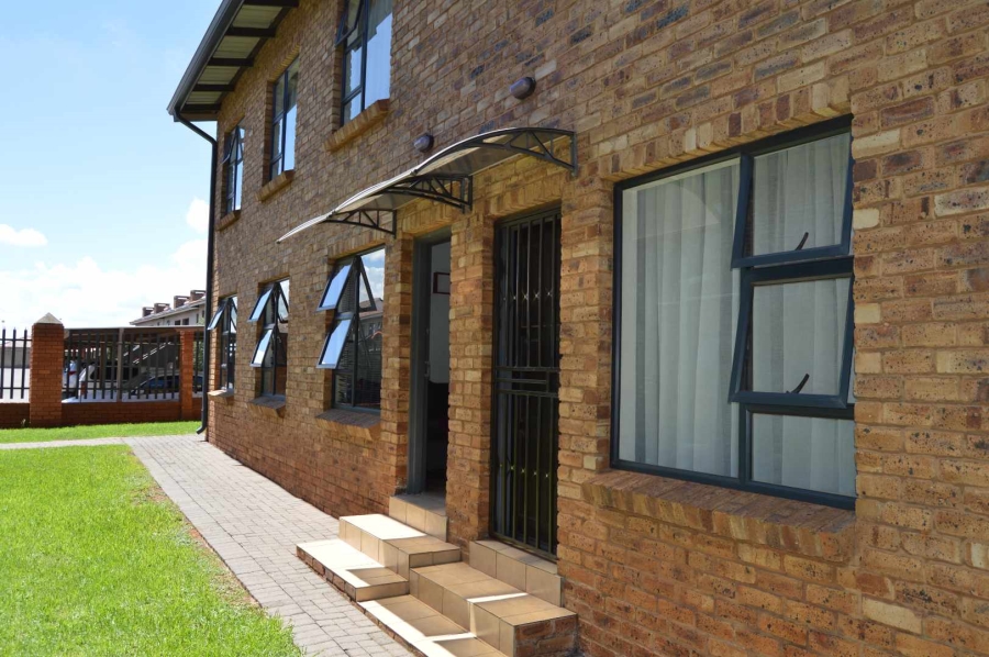 3 Bedroom Property for Sale in Alrode Gauteng