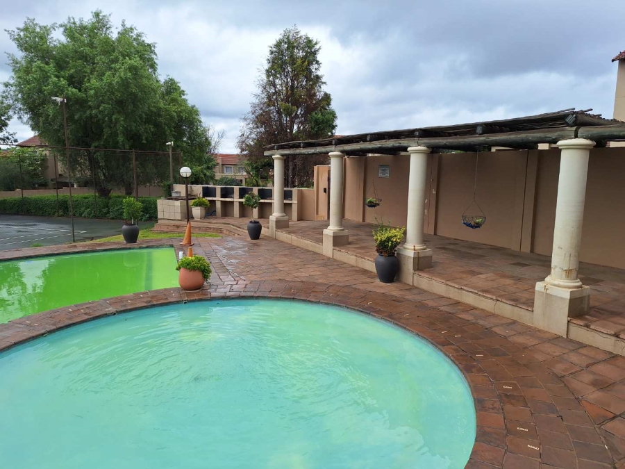 To Let 2 Bedroom Property for Rent in North Riding Gauteng