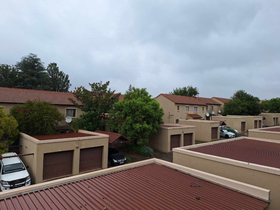 To Let 2 Bedroom Property for Rent in North Riding Gauteng