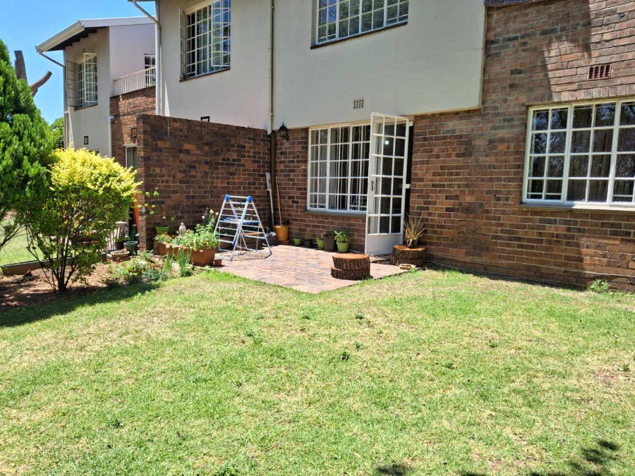 To Let 2 Bedroom Property for Rent in Sandown Gauteng