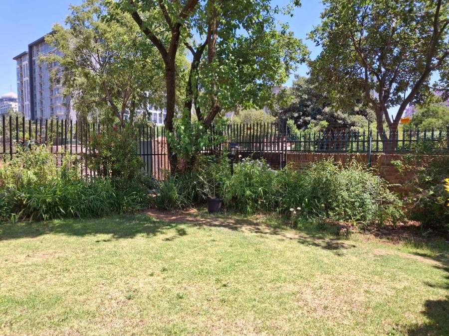 To Let 2 Bedroom Property for Rent in Sandown Gauteng