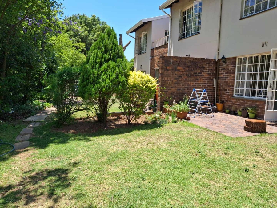 To Let 2 Bedroom Property for Rent in Sandown Gauteng