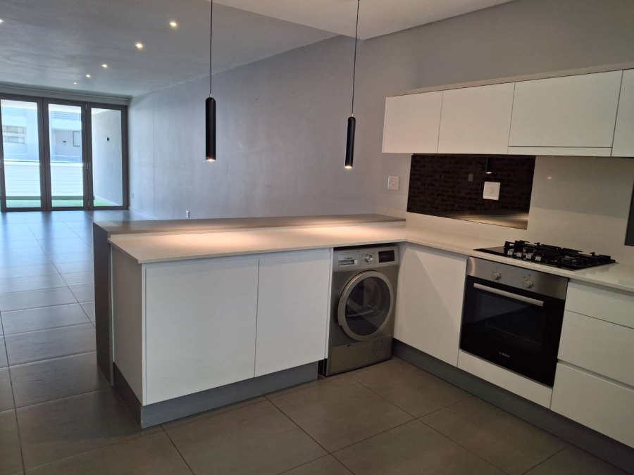 To Let 2 Bedroom Property for Rent in Illovo Gauteng