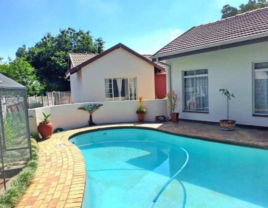 3 Bedroom Property for Sale in Glen Marais Gauteng