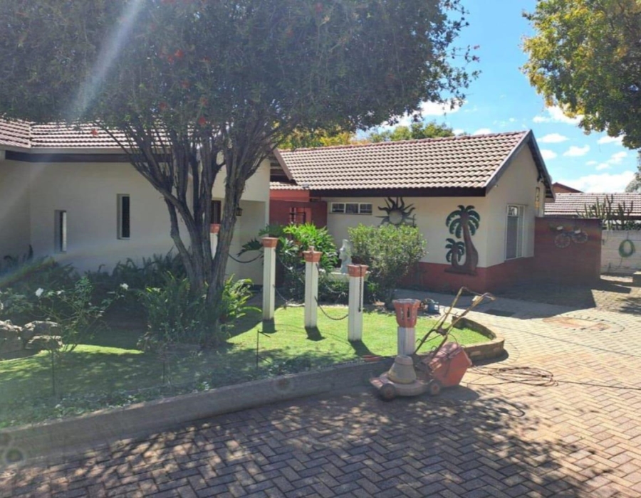 3 Bedroom Property for Sale in Glen Marais Gauteng