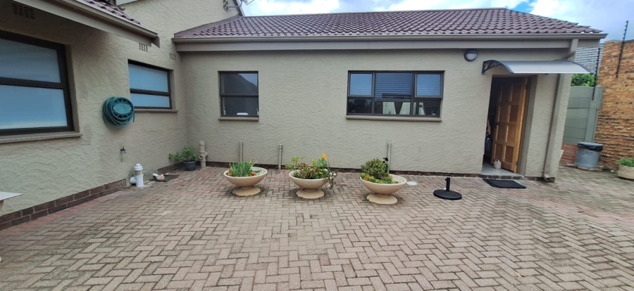 4 Bedroom Property for Sale in Libradene Gauteng