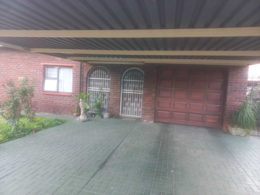 4 Bedroom Property for Sale in Dalpark Gauteng