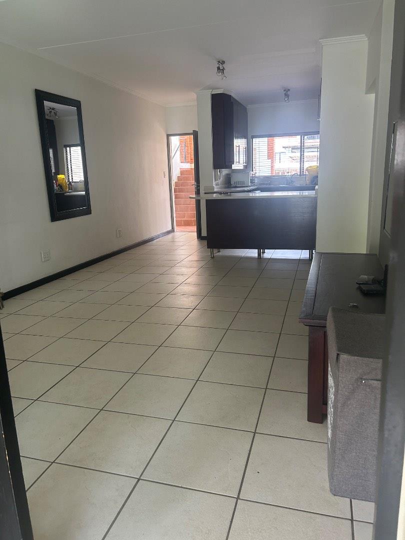 To Let 2 Bedroom Property for Rent in Greenstone Hill Gauteng