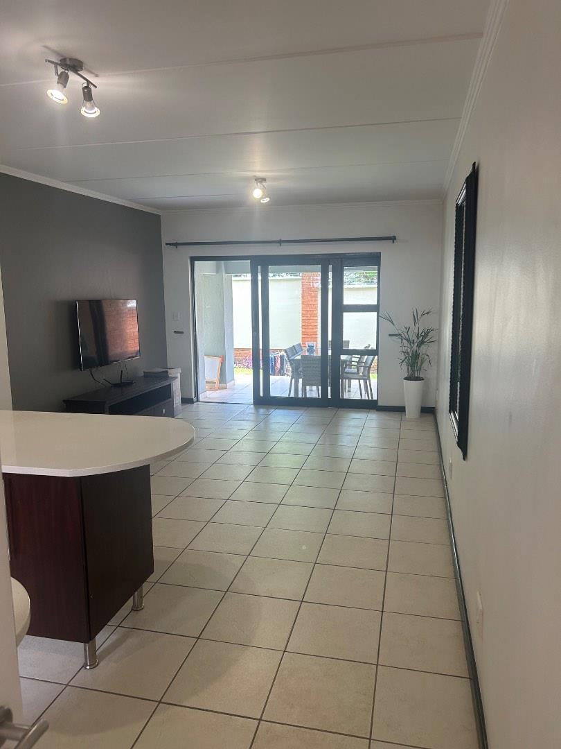 To Let 2 Bedroom Property for Rent in Greenstone Hill Gauteng