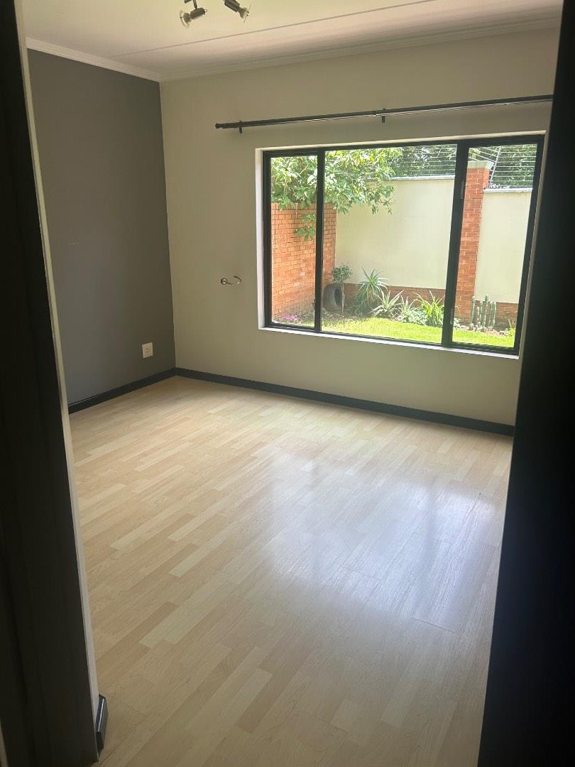 To Let 2 Bedroom Property for Rent in Greenstone Hill Gauteng