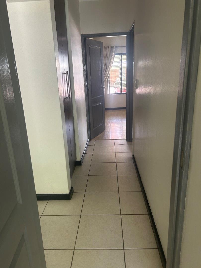 To Let 2 Bedroom Property for Rent in Greenstone Hill Gauteng