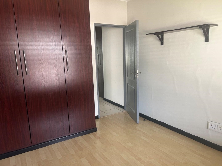 To Let 2 Bedroom Property for Rent in Greenstone Hill Gauteng