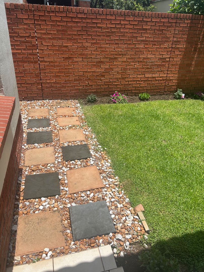 To Let 2 Bedroom Property for Rent in Greenstone Hill Gauteng