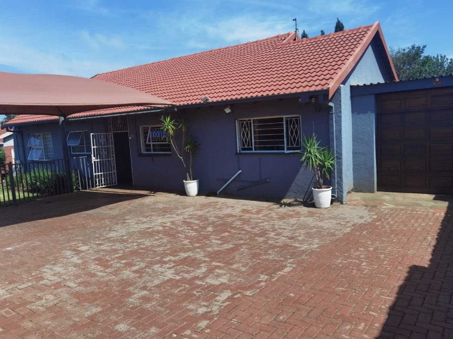 3 Bedroom Property for Sale in Esther Park Gauteng