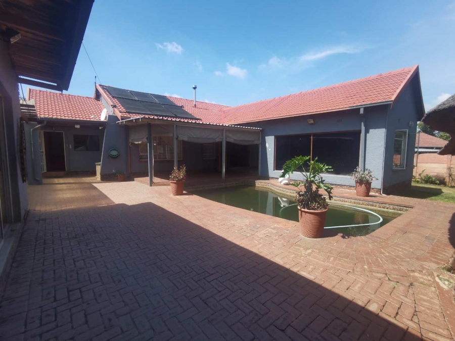 3 Bedroom Property for Sale in Esther Park Gauteng