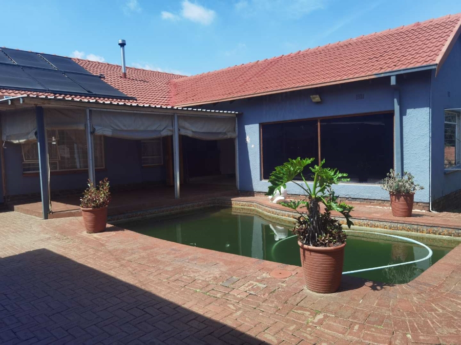 3 Bedroom Property for Sale in Esther Park Gauteng