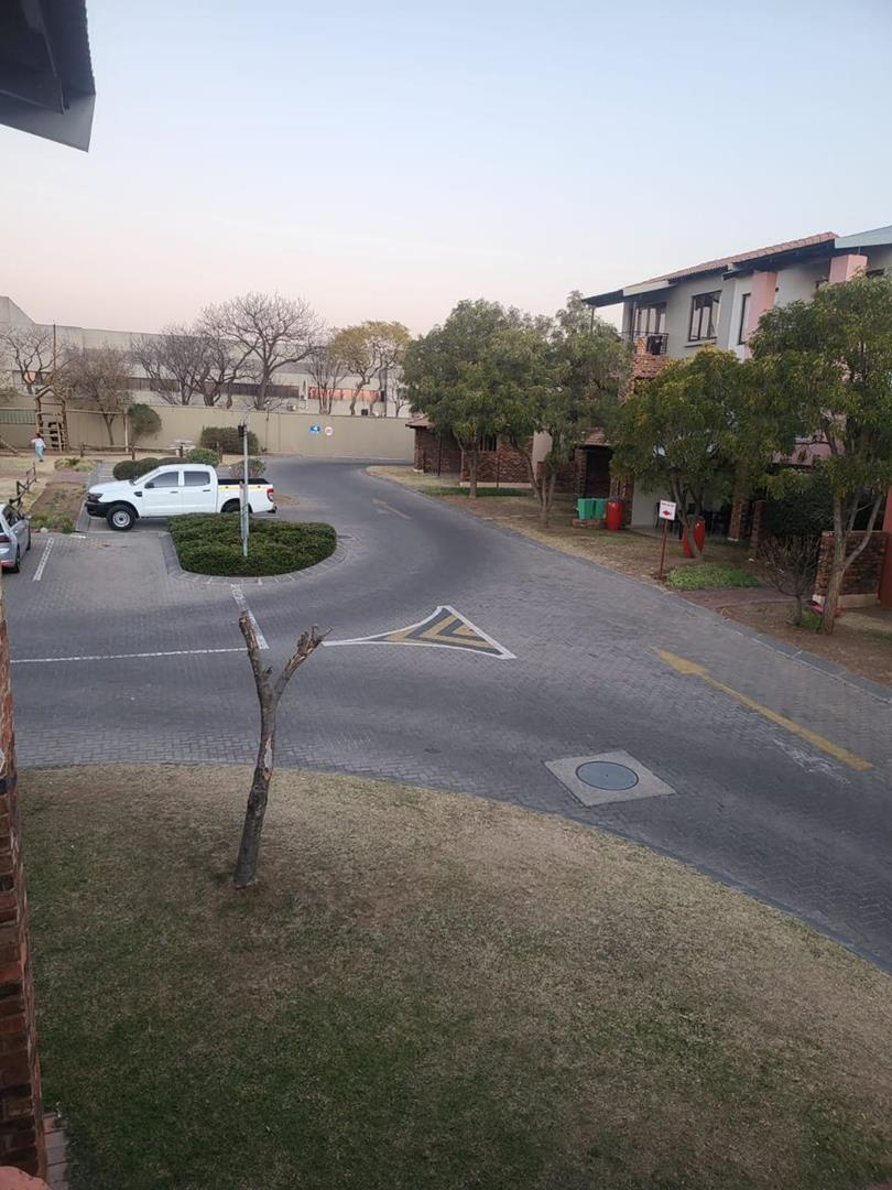 2 Bedroom Property for Sale in Vorna Valley Gauteng